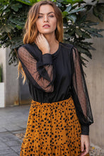 Load image into Gallery viewer, Top with detailed Laced Sleeves
